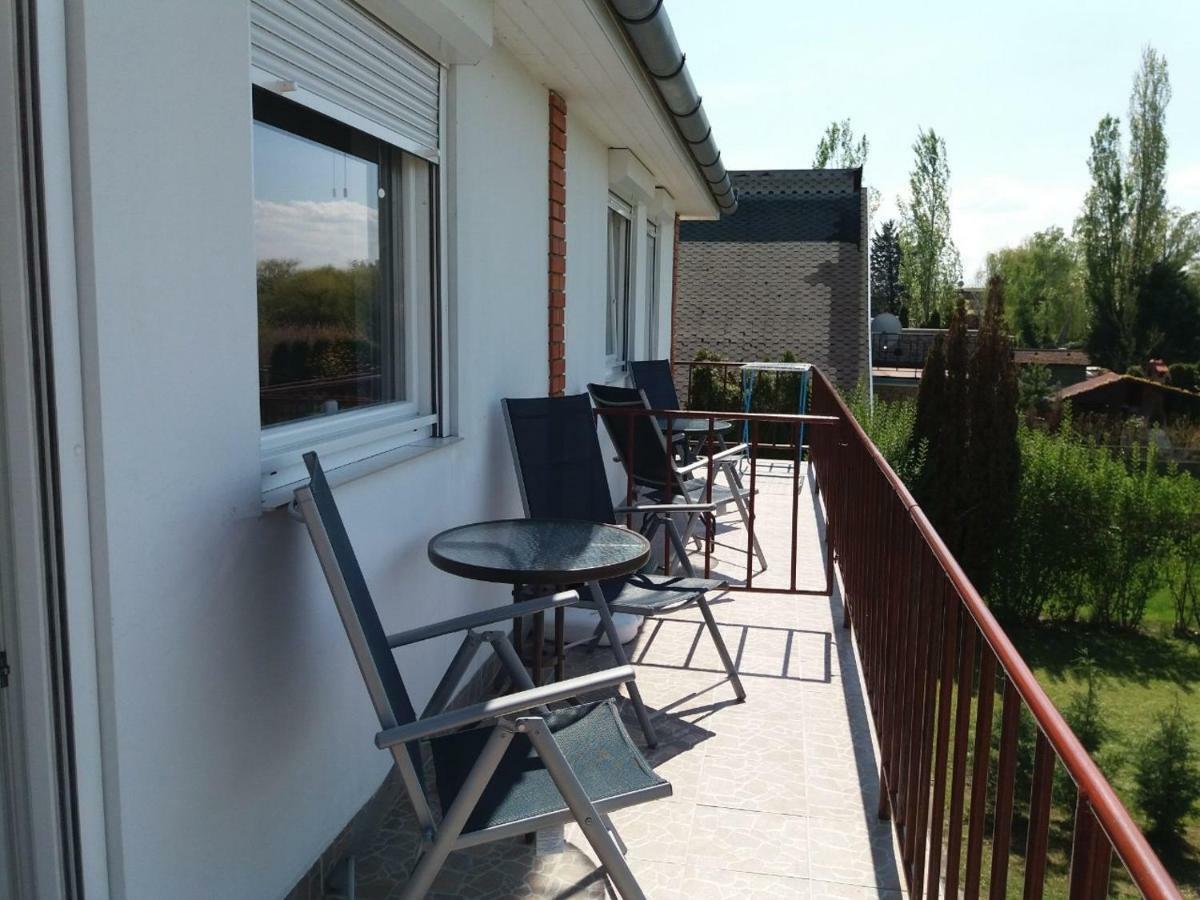 Vizparti Apartmanok Szántód Buitenkant foto