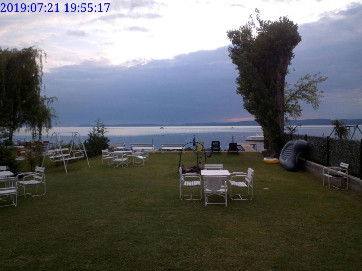 Vizparti Apartmanok Szántód Buitenkant foto