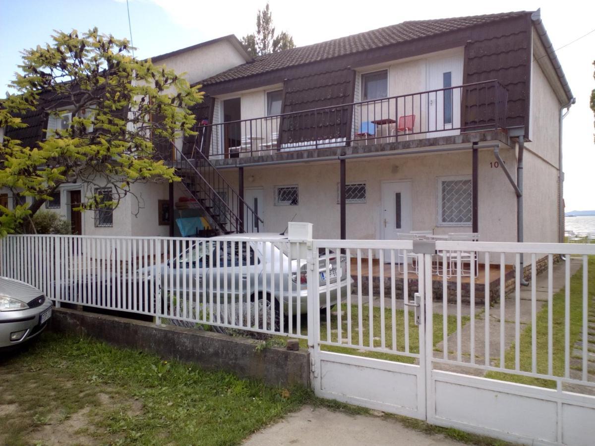 Vizparti Apartmanok Szántód Buitenkant foto